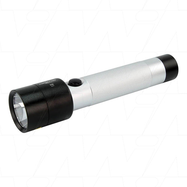 X30 LED metal torch with 2xC Alkaline